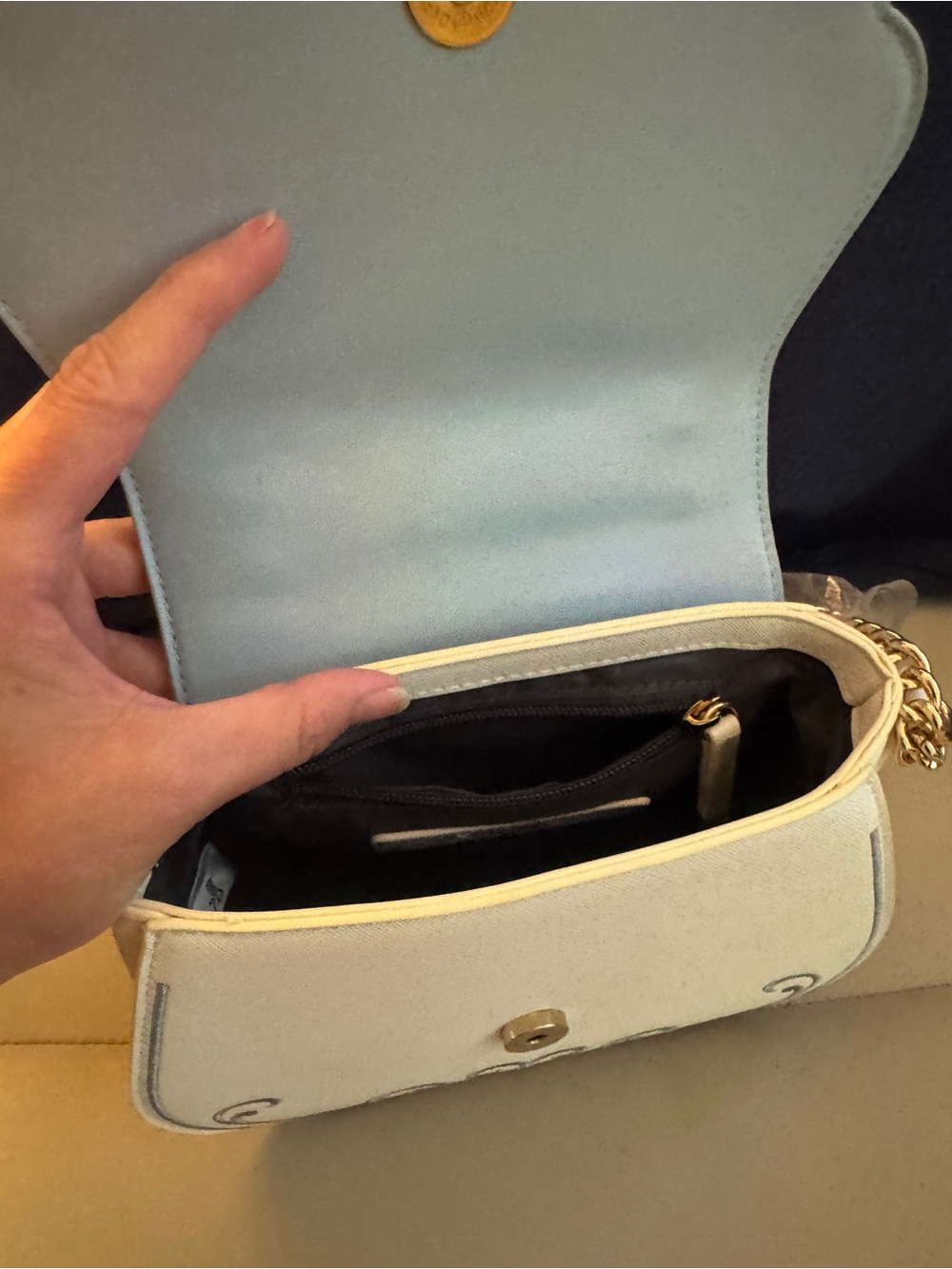 Danielle Nicole Cinderella Wedding Carriage Top-Handle Bag in Light Blue - Picture 5 of 7
